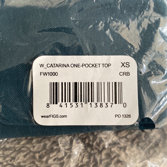 FIGS Catarina one pocket top - Picture 6 of 6